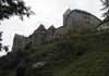 Hrad Loket - celkový pohled na hrad od řeky ze západu