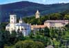 Hrad Rožmberk - celkový pohled na dolní a horní hrad /zámek) od jihozápadu