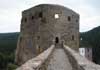 Hrad Velhartice - celkový pohled přes spojovací most na hradní palác (Rajský dům)