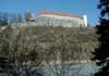 Hrad Bítov - celkový pohled na hrad z míst starého Bítova