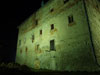 Tvrz Kurovice - celkový pohled na tvrz ze západu při nočním osvětlení