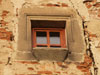 Tvrz Kurovice - detail okna nejvyššího patra věže