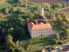 Zámek Skalka - letecký pohled na hrad a zámek (foto: Harald Fritzsch)