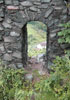 Hrad Šarfenštejn - branka v parkánu Hrad Šarfenštejn - branka v parkánu