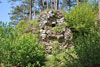 Hrad Velešín - zbytek ohrazení parkánu jádra nad druhým předhradím